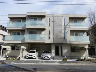 ララ シャルムの画像