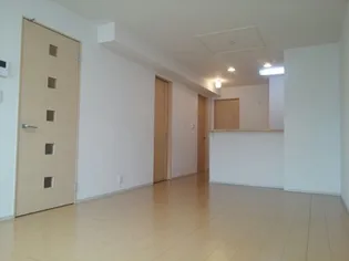 アリ・ビラ【1階】の居間