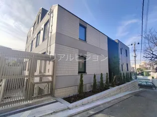 ラ・ペルラ下北沢【3階】の外観