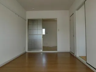 ハウスフレグランスI【2階】の居間