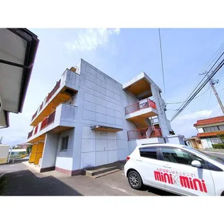 ホワイトマンション【2階】の外観