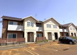 新潟県長岡市長倉3【アパート】の外観