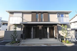 CLARE COURTの画像