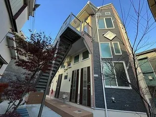 元町アズナブール【2階】の外観