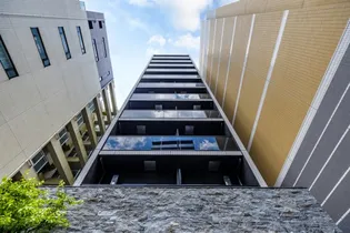 東京都新宿区舟町【マンション】の外観