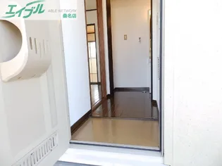 ドミール水谷【2階】の玄関