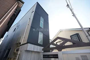 グランズ三軒茶屋【2階】の外観