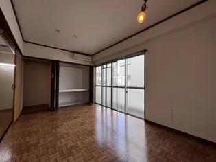 バレインヴィラ69【4階】の居間