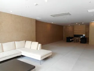 ミッドガーデン赤坂氷川【2階】の地図