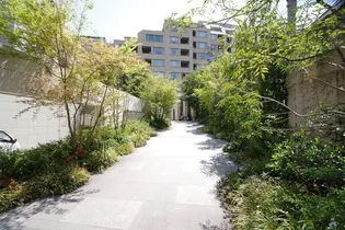 ミッドガーデン赤坂氷川【2階】の地図