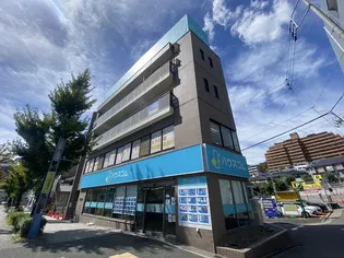 エストレヤビルの画像