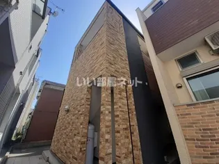 SANCTUARY【2階】の外観