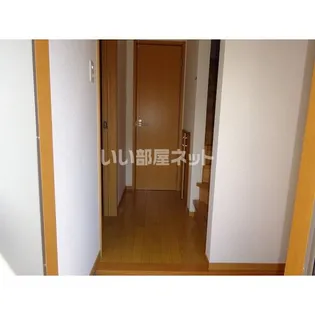 ビッグフォレスト稲荷前の玄関