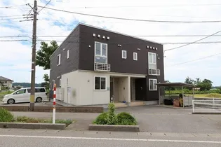 新潟県村上市緑町1【アパート】の外観