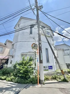 ホワイトハウス日野【2階】の外観