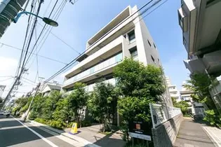 ワイズパティオ【3階】の外観