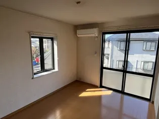 TYDウインハイツ【1階】の居間