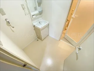 ローレル寺尾の内装