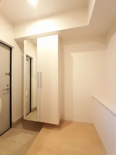 パルティータ【1階】の玄関