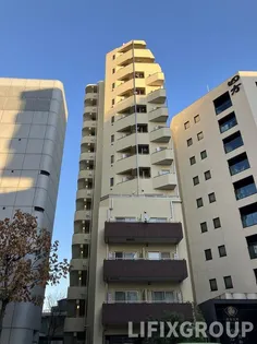 東京都新宿区大京町【マンション】の外観