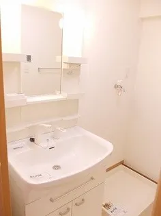 アンジュ・コリーヌ【2階】の内装