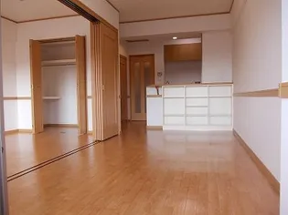 アンジュ・コリーヌ【2階】の居間