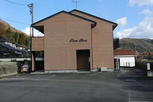 フローラ・ハル【1階】の外観