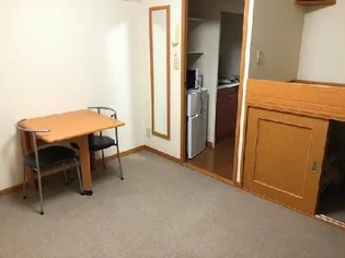 レオパレスコンフォール石脇3【2階】の居間