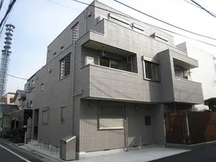 東京都新宿区市谷仲之町【マンション】の外観