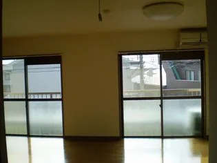 KDMビル【2階】の居間