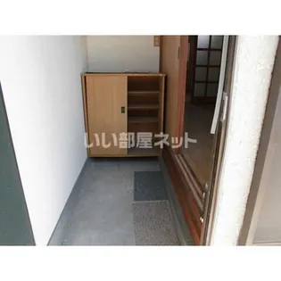 ハイツ群芳園(ハイツグンポウエン)の玄関