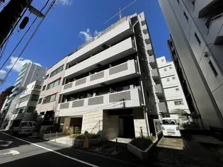 ラグジュアリーアパートメント本郷【3階】の外観