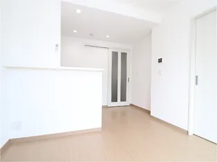 ピネータ天保山【2階】の居間