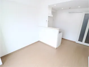 ピネータ天保山【2階】の居間