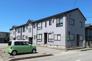 プラティーヌ【2階】の外観