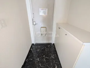 ヒルズ南戸塚【7階】の玄関