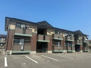 ビバーチェ・やまは奈 B棟【1階】の外観