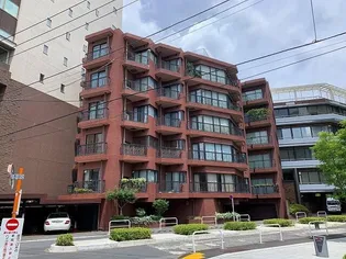 ドムス乃木坂【6階】の外観