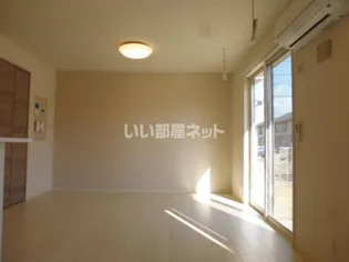 HOPE STELLA A棟の居間