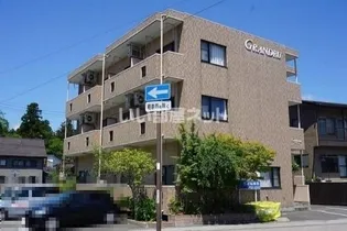 グランドール【3階】の外観