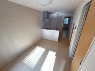 アヴァンス【1階】の居間