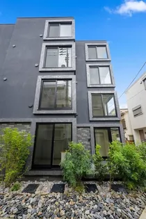 trias185【3階】の外観