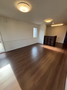 ルーチェ ソラーレ【1階】の居間