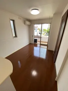 プレシューズ Aの居間