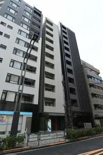 レヴィーナ東京八重洲通り【3階】の外観