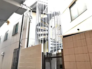 シャトル吉祥寺【3階】の外観