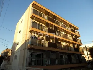 三輝本マンション【1階】の外観