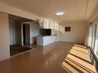 ポレスター小松駅前【8階】の居間