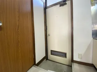 パーソナルマンション都留【1階】の玄関