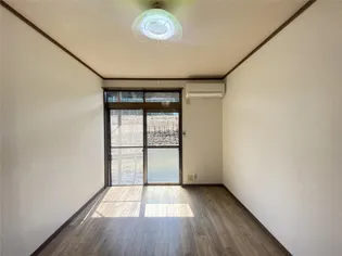 パーソナルマンション都留【1階】の居間